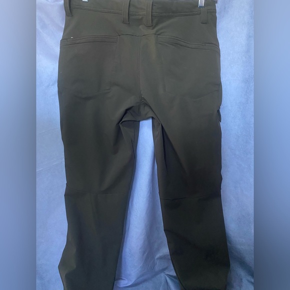Mountain Hardwear Men's Cargo Pants - Olive - Picture 5 of 5
